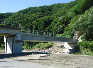 写真「橋梁・高架橋・河川・港湾関連の施工監理」